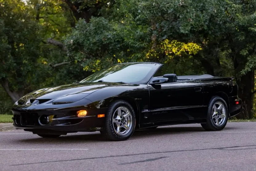 2002 Pontiac Firebird TRANS AM photo 1