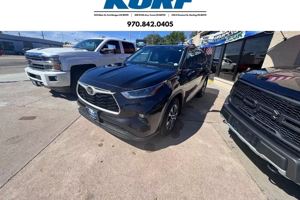 2021 Toyota Highlander XLE photo 1