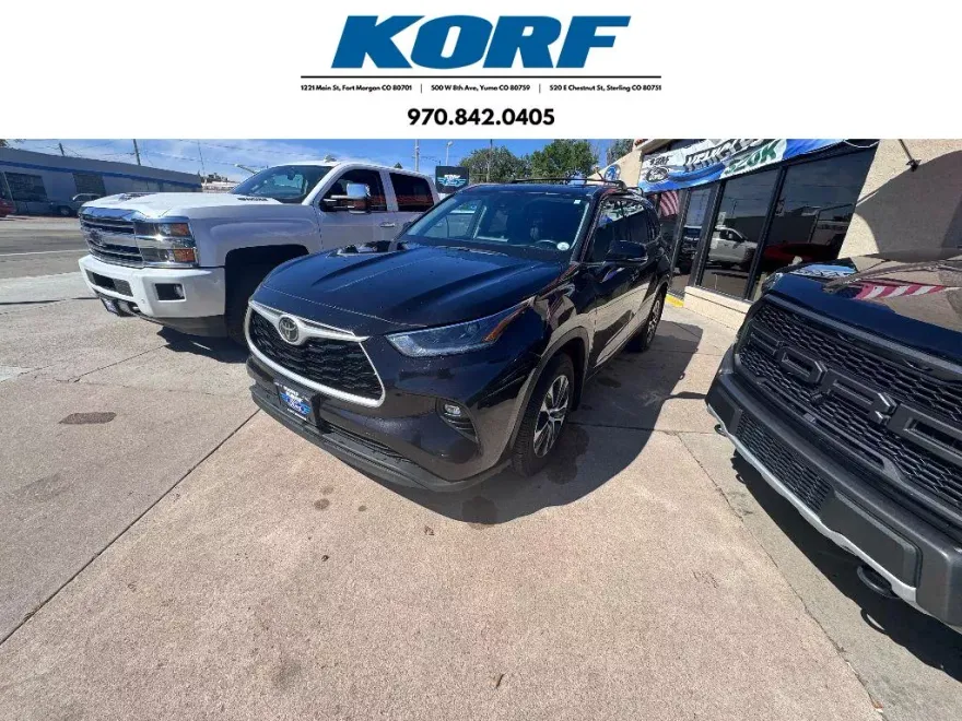 2021 Toyota Highlander XLE photo 1