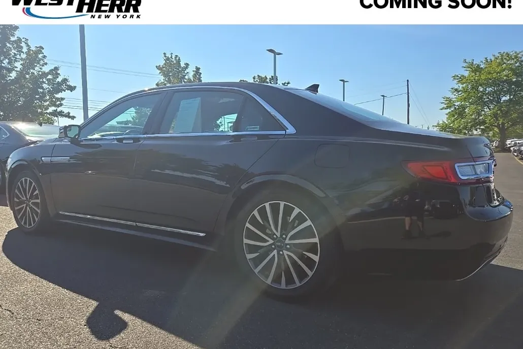 2018 Lincoln Continental Select photo 1