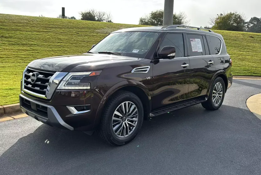 2022 Nissan Armada SL photo 1