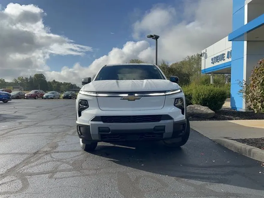 2026 Chevrolet Silverado EV LT photo 1