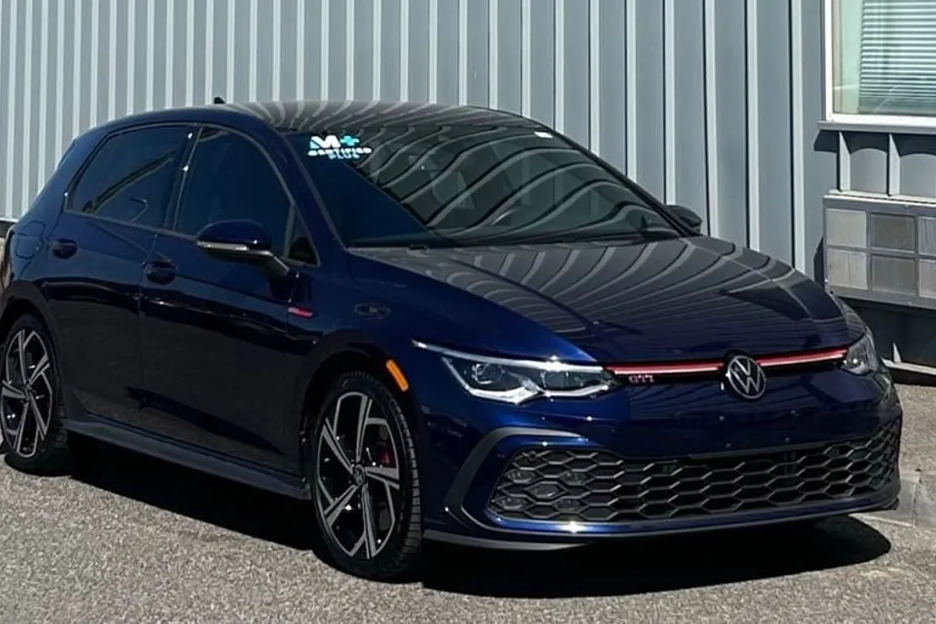 2024 Volkswagen Golf GTI SE photo 1