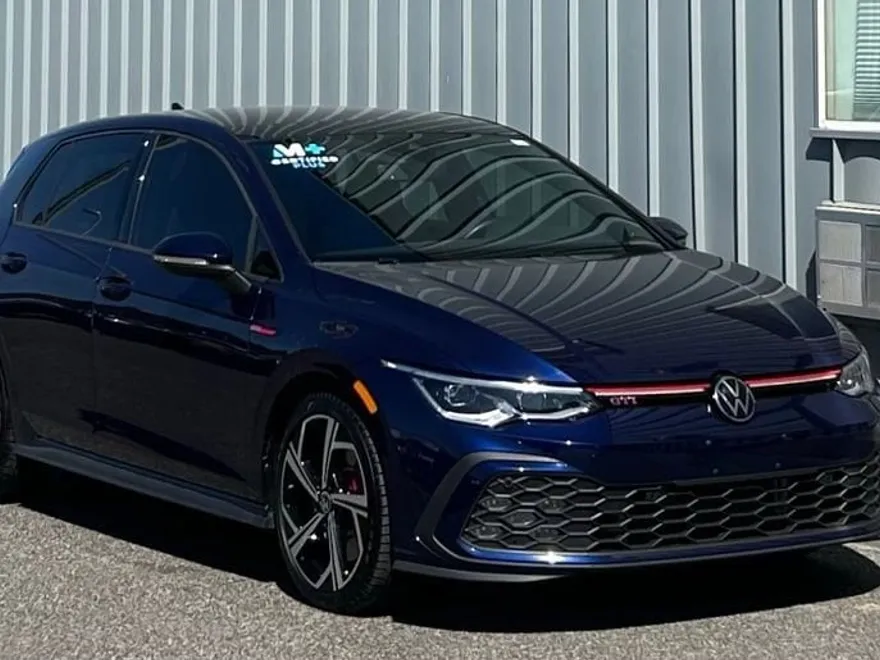 2024 Volkswagen Golf GTI SE photo 1