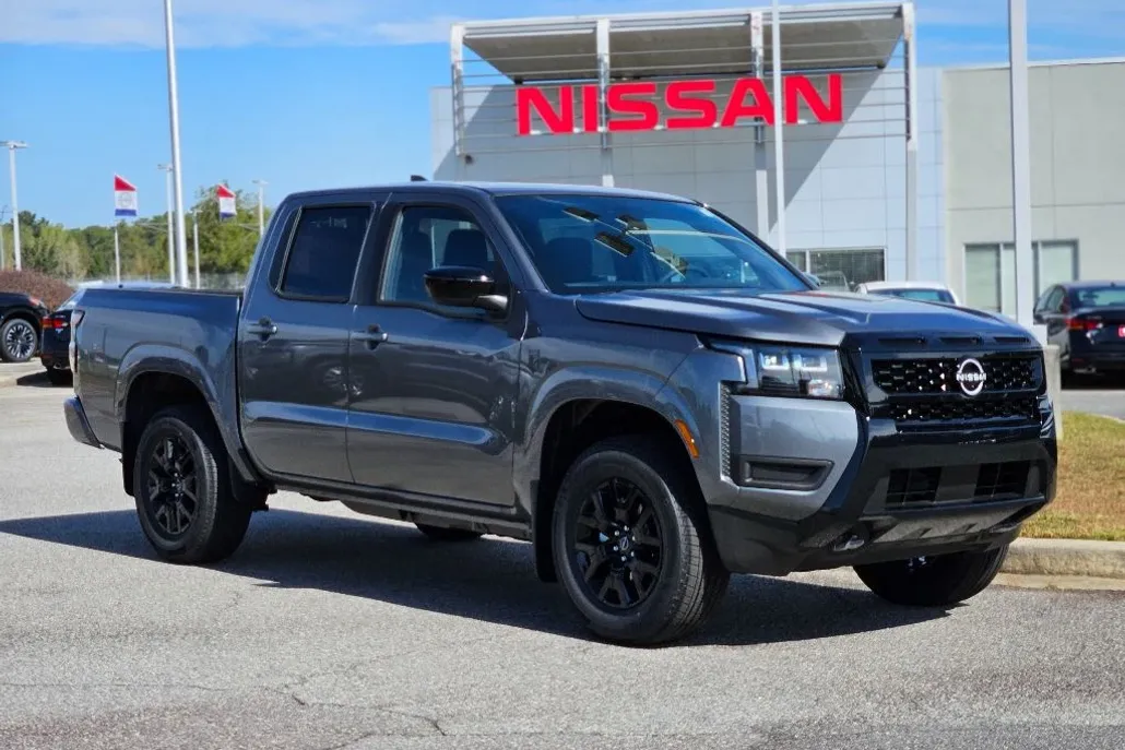 2026 Nissan Frontier SV Crew Cab photo 1