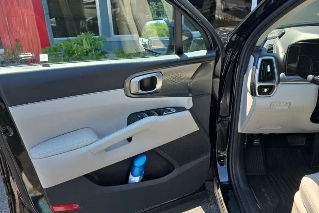 2023 Kia Sorento S photo 1
