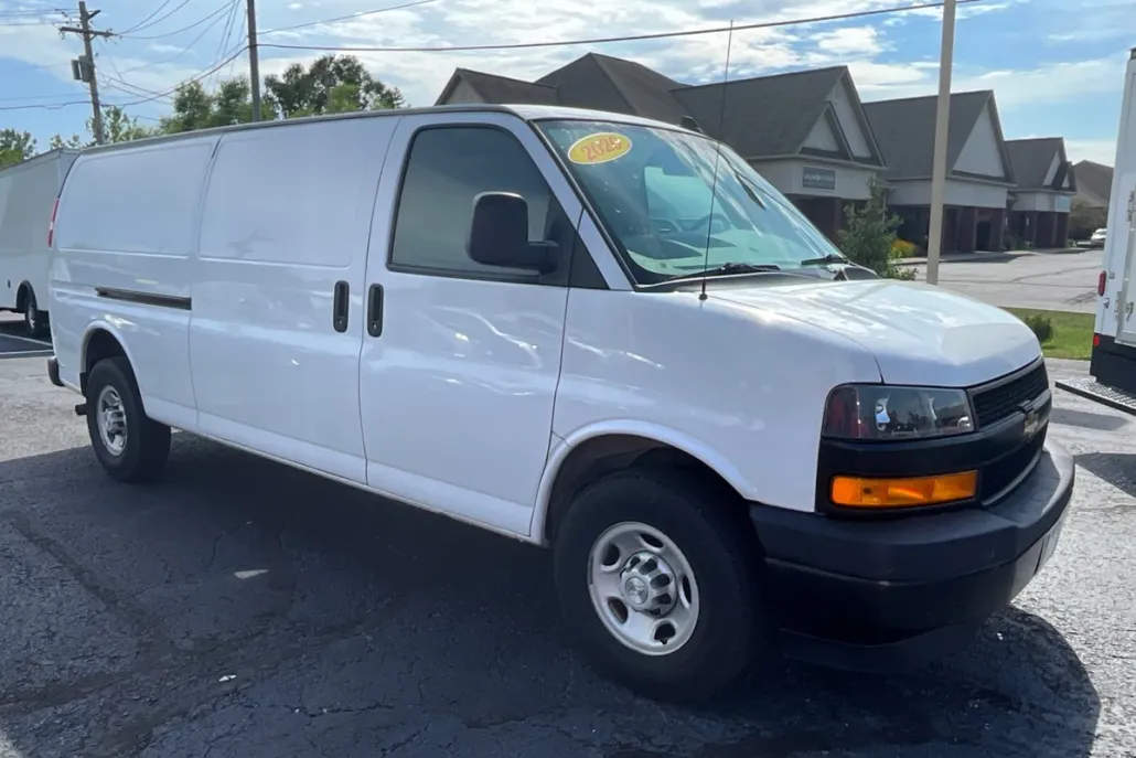 2020 Chevrolet Express 3500 Work Cargo Van photo 1