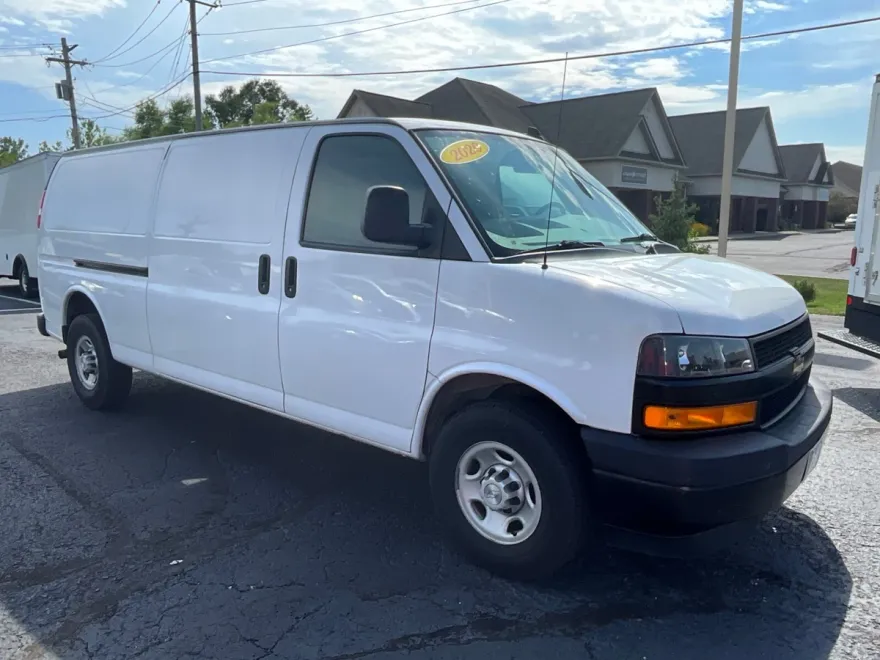 2020 Chevrolet Express 3500 Work Cargo Van photo 1