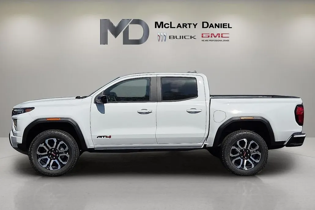 2026 Gmc Canyon AT4 photo 1
