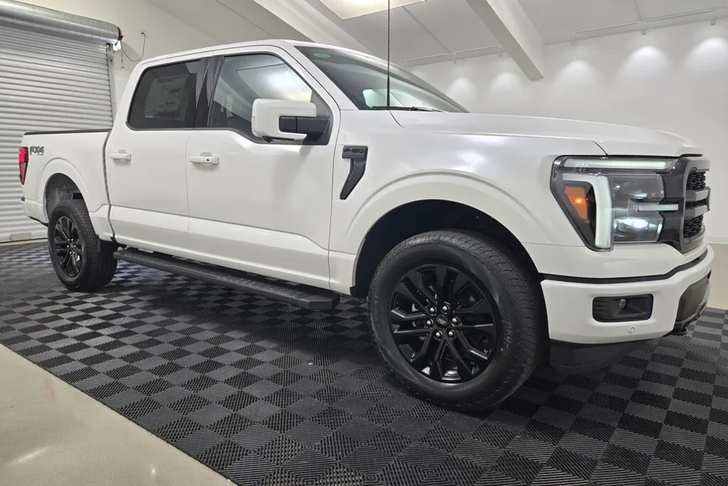 2025 Ford F-150 Lariat photo 1