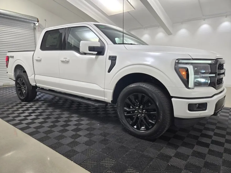 2025 Ford F-150 Lariat photo 1