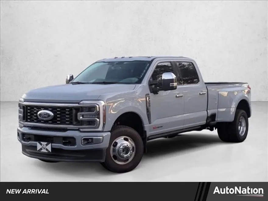 2025 Ford F-350 Platinum photo 1