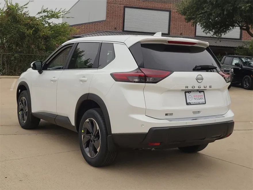 2026 Nissan Rogue SV photo 1