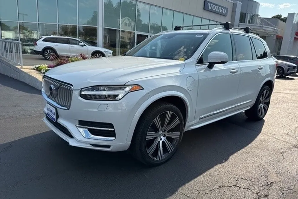 2022 Volvo XC90 Recharge T8 Inscription Expression photo 1