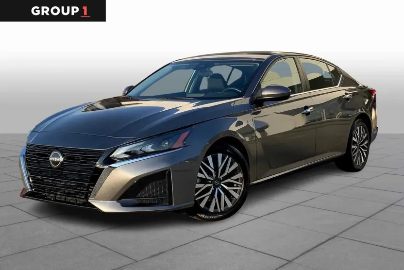 2023 Nissan Altima 2.5 SV photo 1