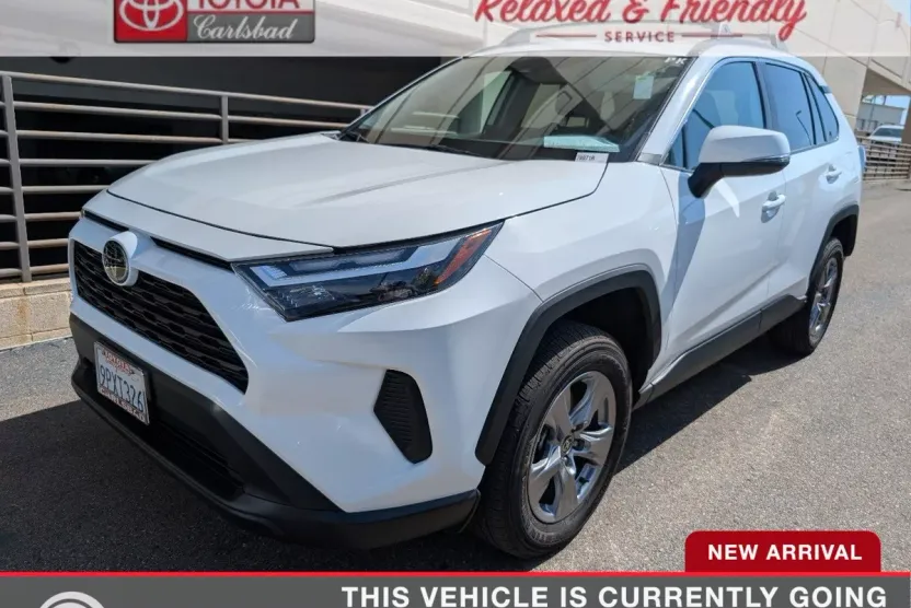 2024 Toyota RAV4 XLE photo 1