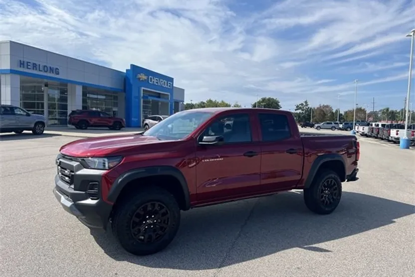 2026 Chevrolet Colorado Trail Boss photo 1