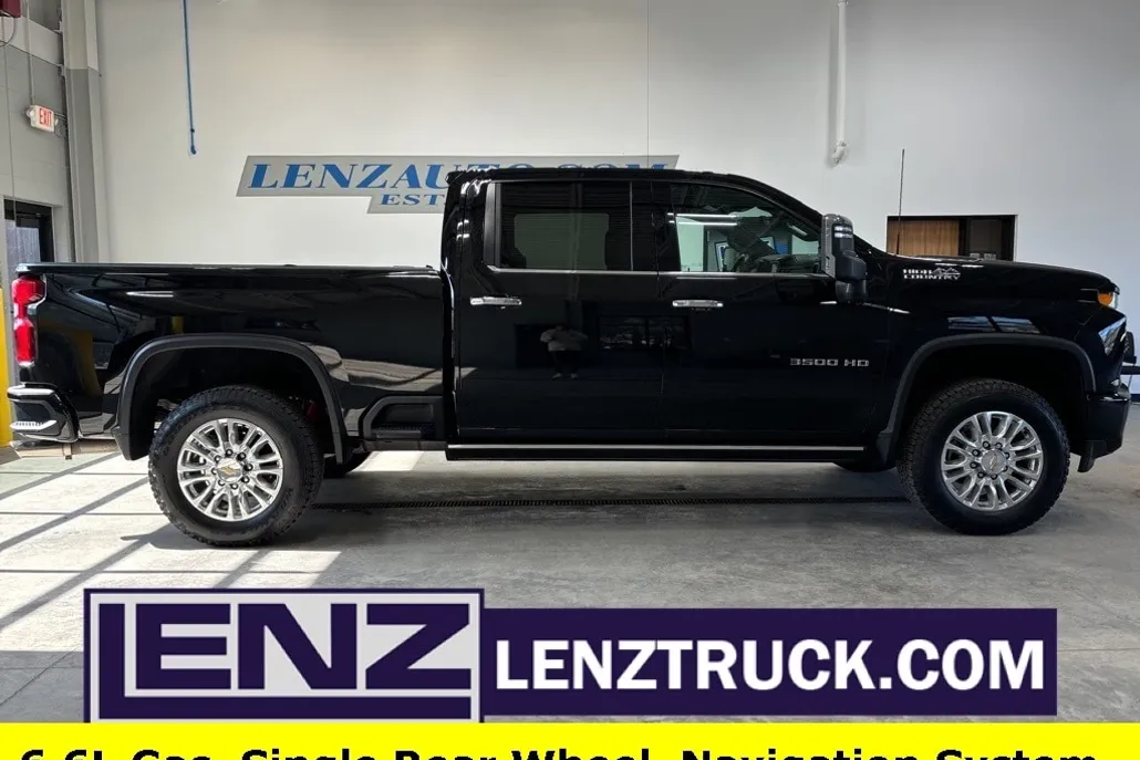2022 Chevrolet Silverado 3500HD High Country photo 1