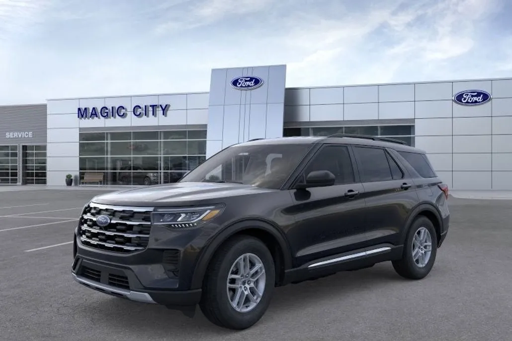 2025 Ford Explorer photo 1