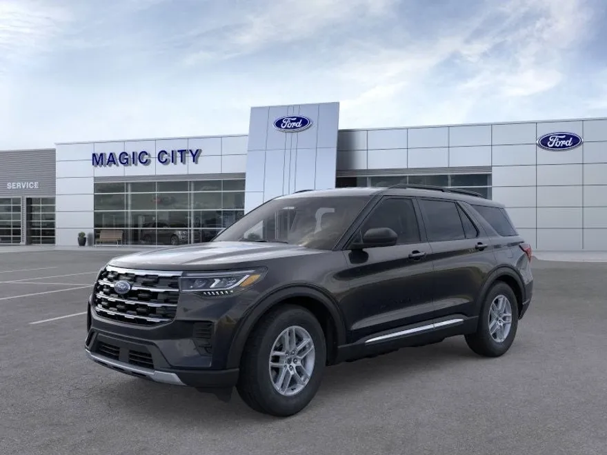 2025 Ford Explorer photo 1