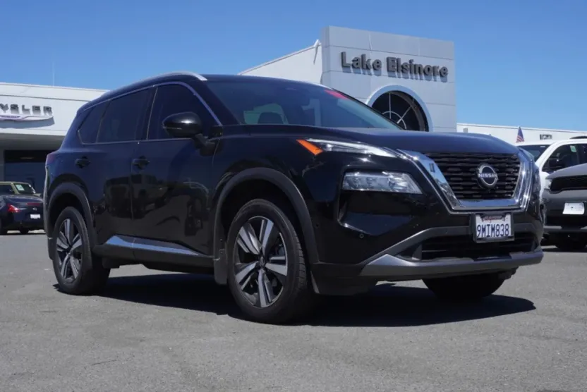 2023 Nissan Rogue SL photo 1