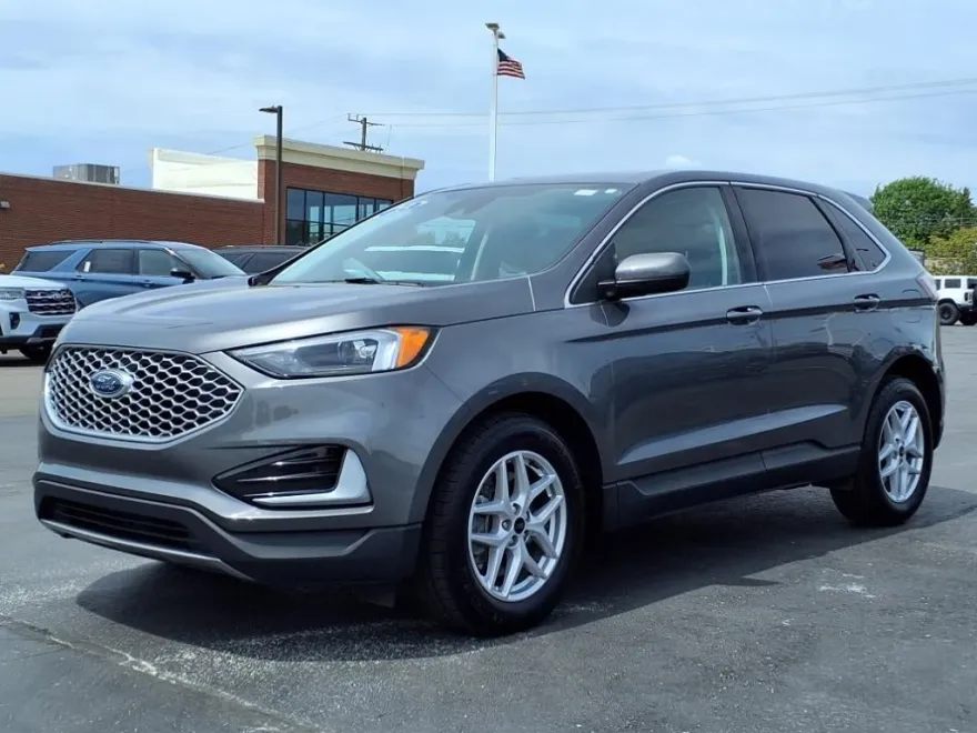 2023 Ford Edge SEL photo 1