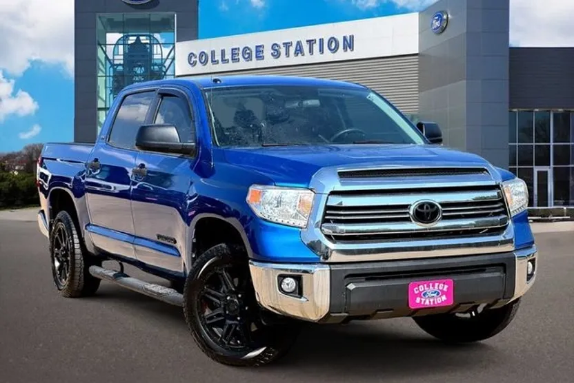 2017 Toyota Tundra SR5 photo 1