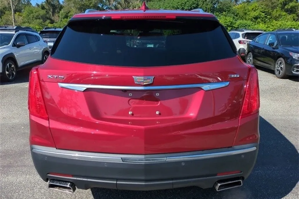 2019 Cadillac XT5 Luxury photo 1