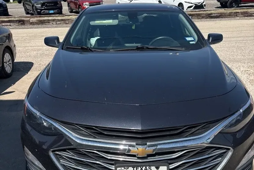 2022 Chevrolet Malibu 1LT photo 1