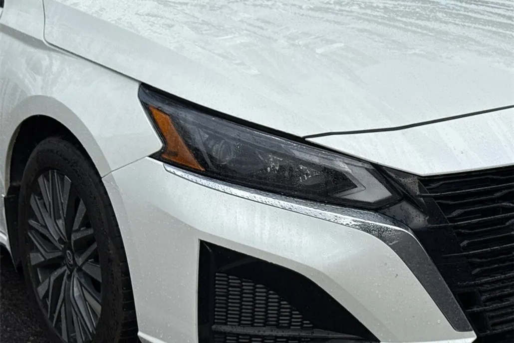 2023 Nissan Altima 2.5 SV photo 1