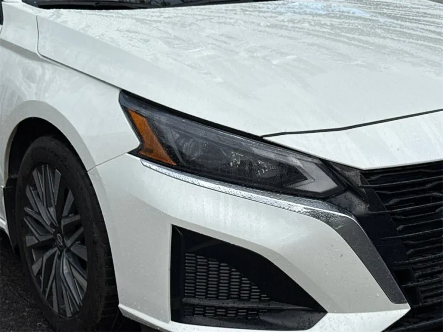 2023 Nissan Altima 2.5 SV photo 1