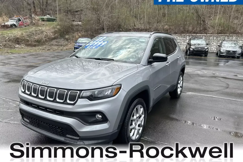 2022 Jeep Compass Latitude Lux photo 1