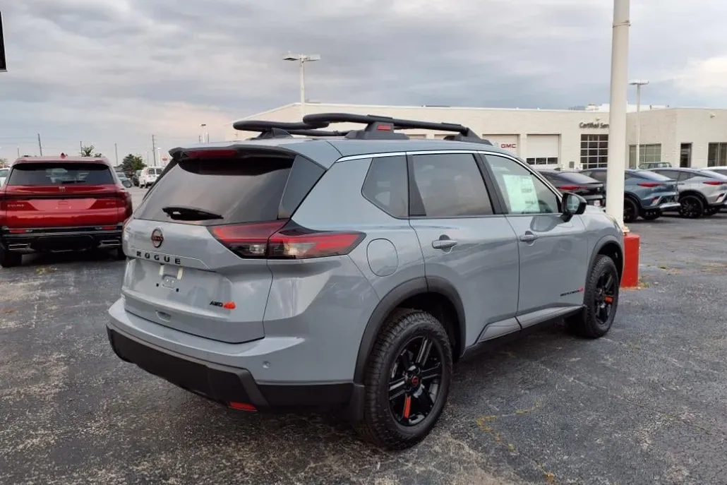 2026 Nissan Rogue SV photo 1