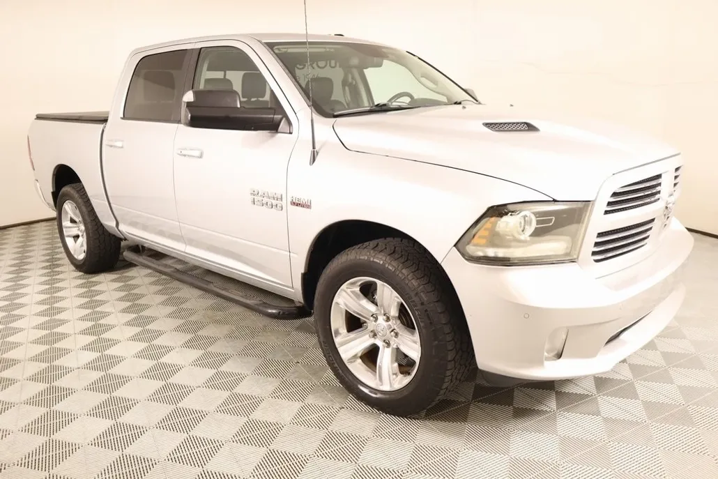 2015 Ram 1500 Sport photo 1