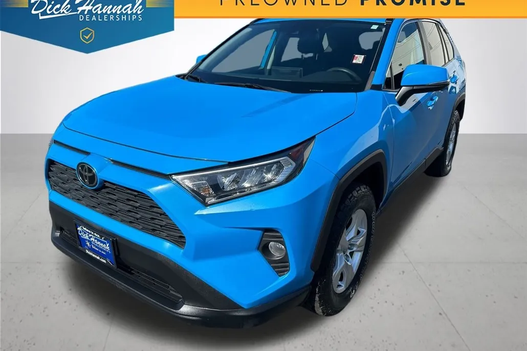 2021 Toyota RAV4 XLE photo 1