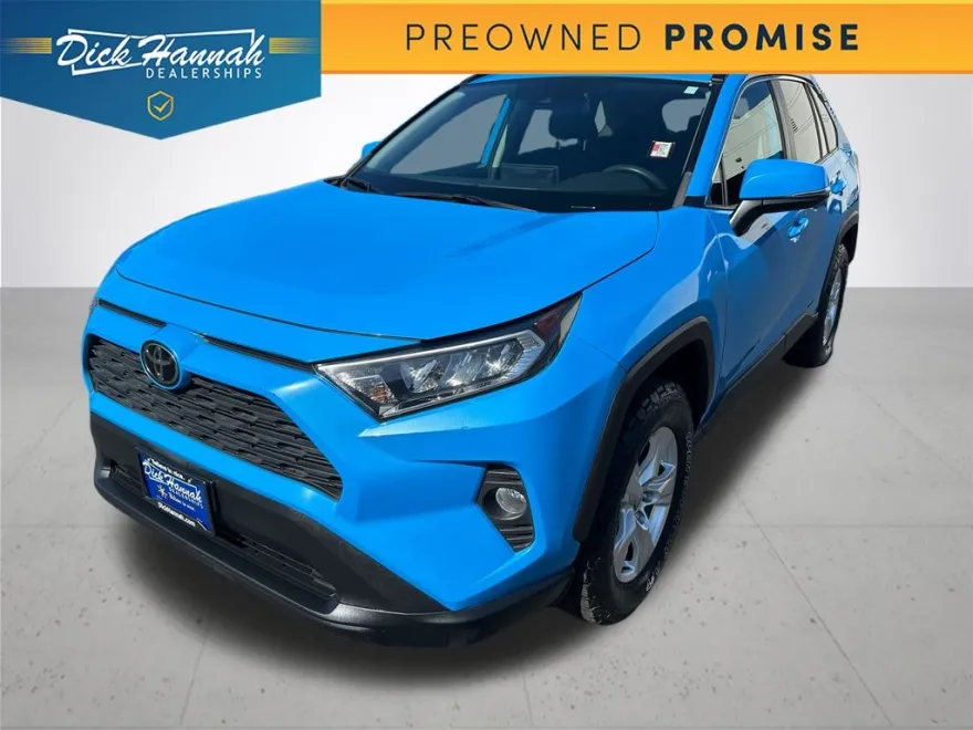 2021 Toyota RAV4 XLE photo 1