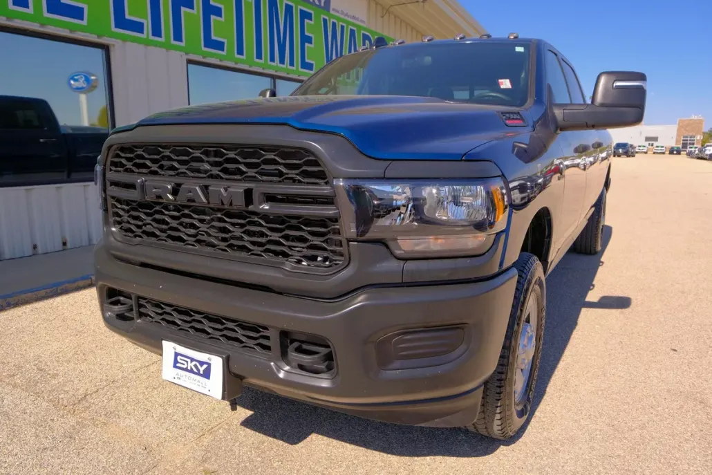 2024 Ram 2500 Tradesman photo 1