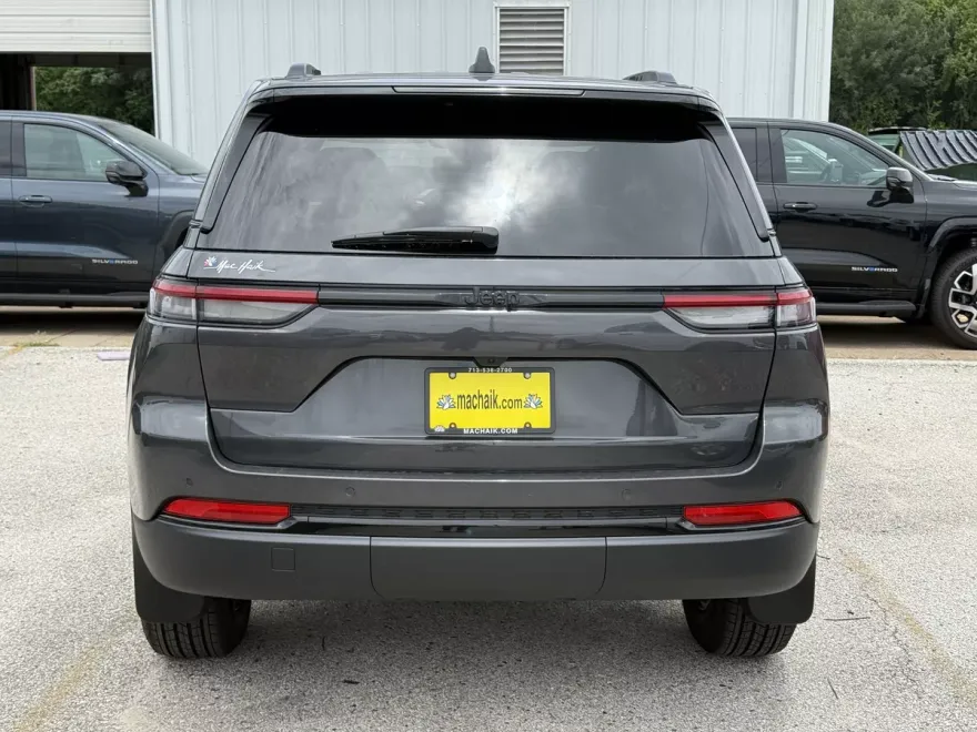 2025 Toyota RAV4 Altitude photo 1