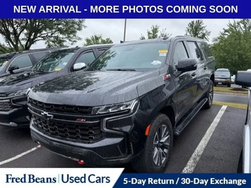 2024 Chevrolet Suburban Z71 photo 1