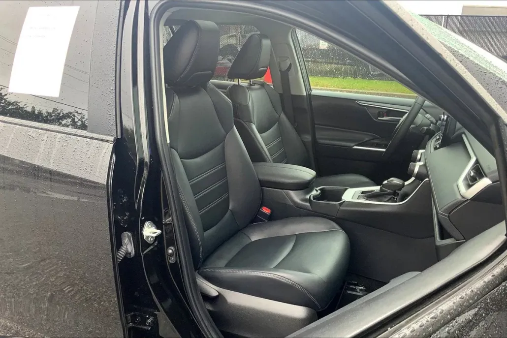 2024 Toyota RAV4 XLE Premium photo 1
