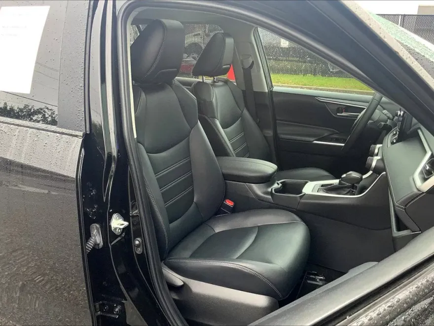 2024 Toyota RAV4 XLE Premium photo 1