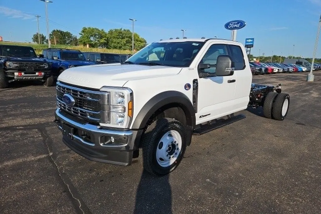 2024 Ford F-450 XLT photo 1