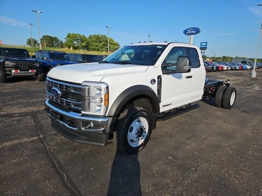 2024 Ford F-450 XLT photo 1