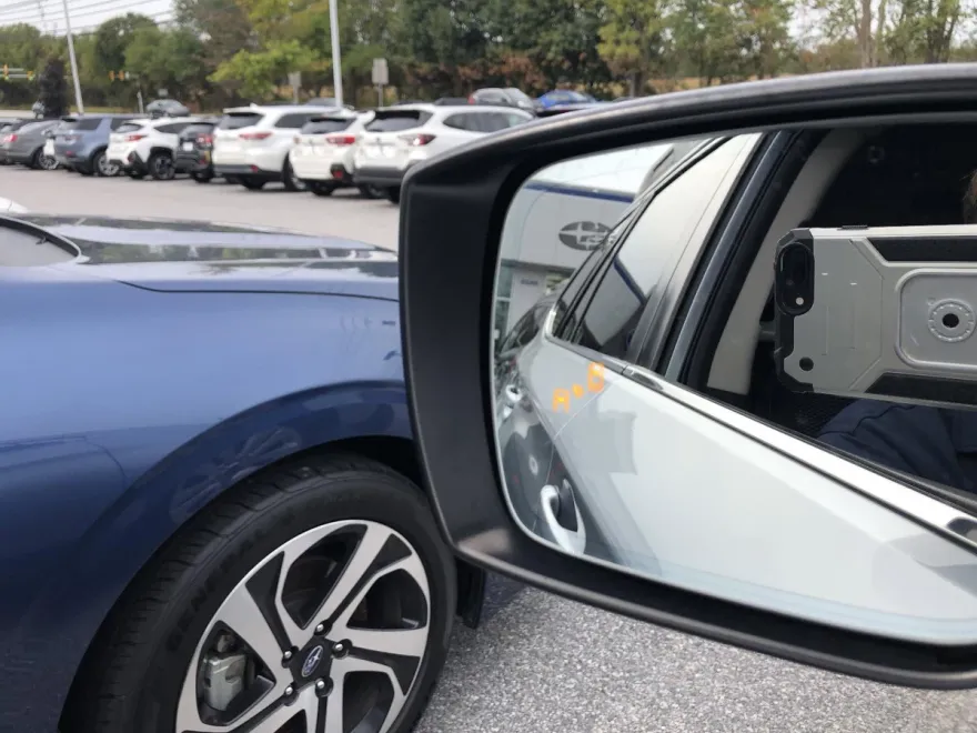 2017 Subaru Outback Premium photo 1