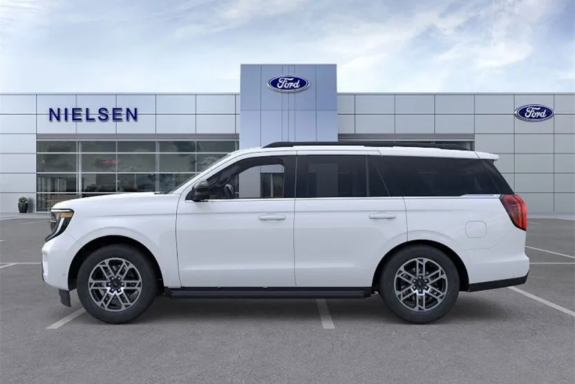 2025 Ford Expedition photo 1