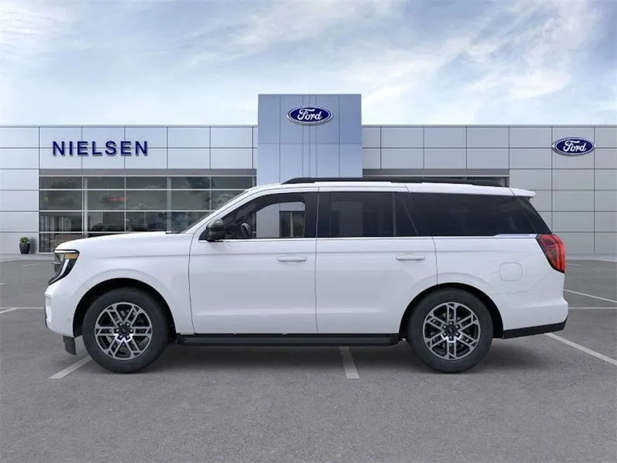 2025 Ford Expedition photo 1