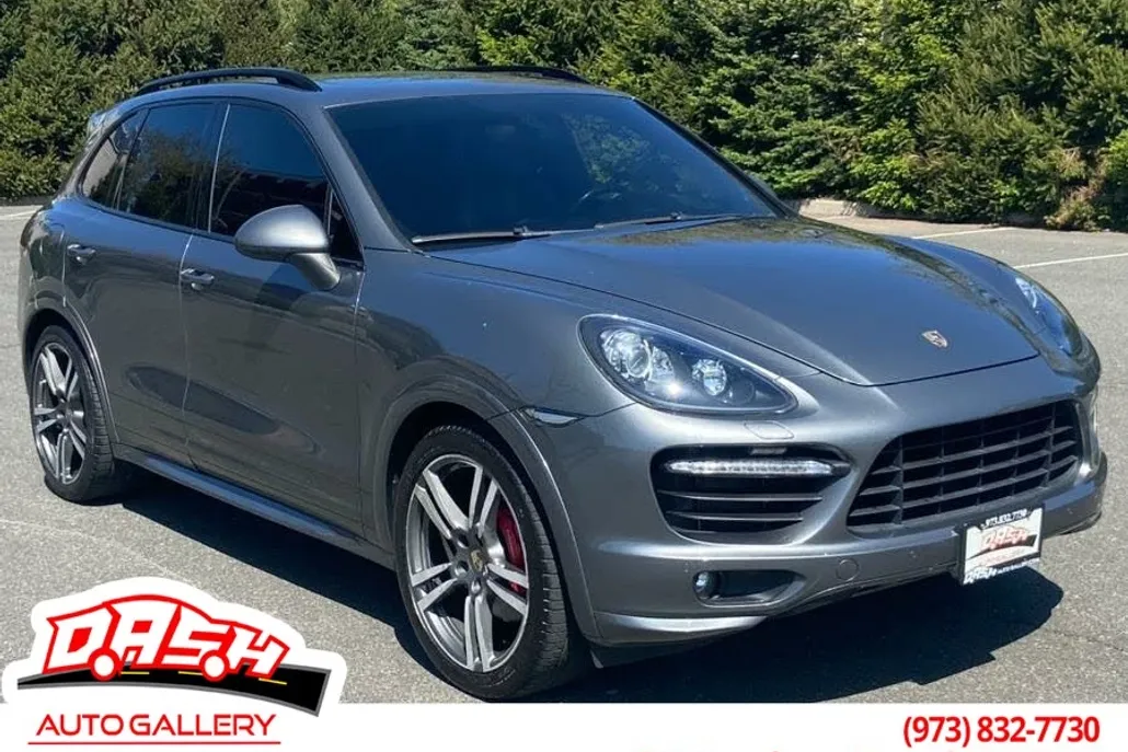 2013 Porsche Cayenne GTS photo 1