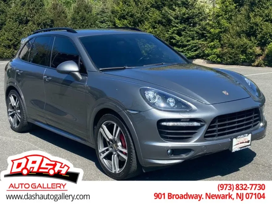 2013 Porsche Cayenne GTS photo 1