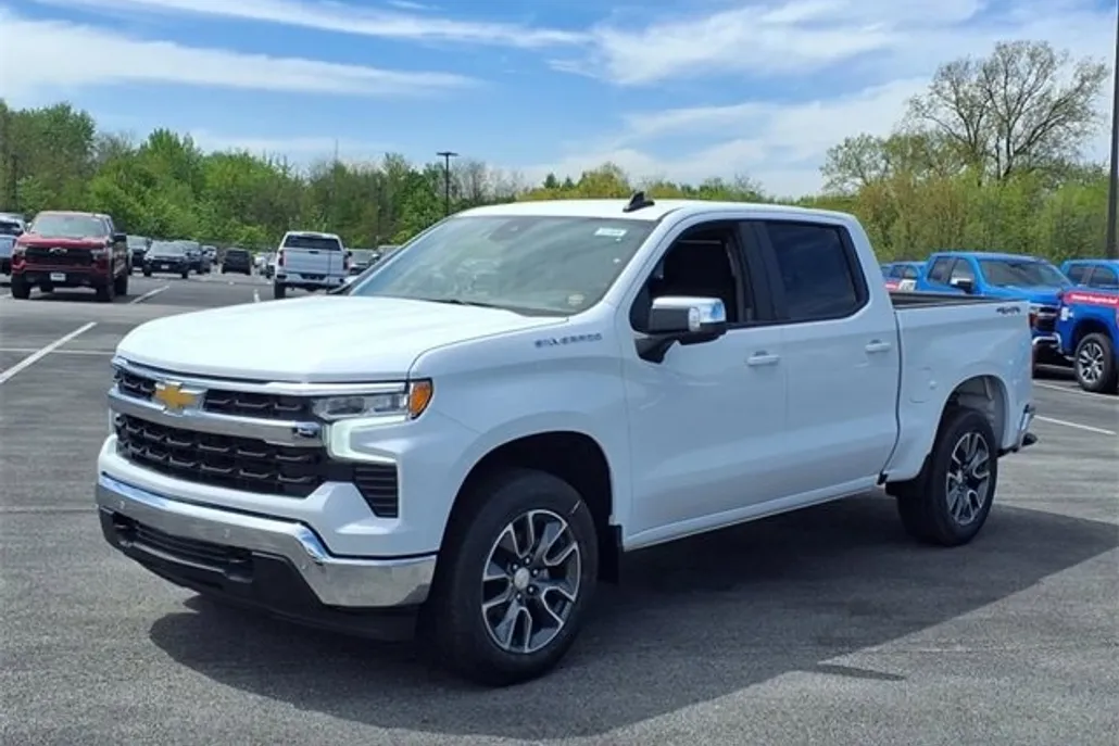 2025 Chevrolet Silverado 1500 LT photo 1