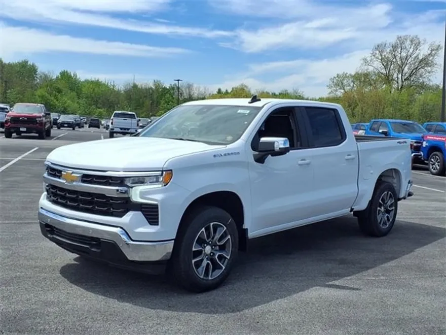 2025 Chevrolet Silverado 1500 LT photo 1